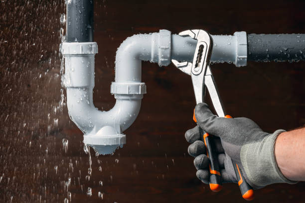 Professional Drain Cleaning technician working in Hettick, IL